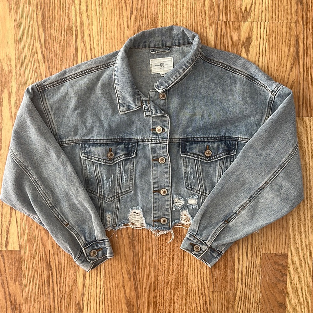 Distressed Cropped Denim Jacket (M)